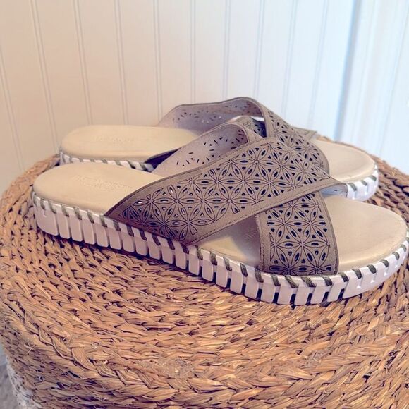 Ilse Jacobsen Tulip Crossband Platform
Sandal, Grey, Women Size 41 - Picture 3 of 9